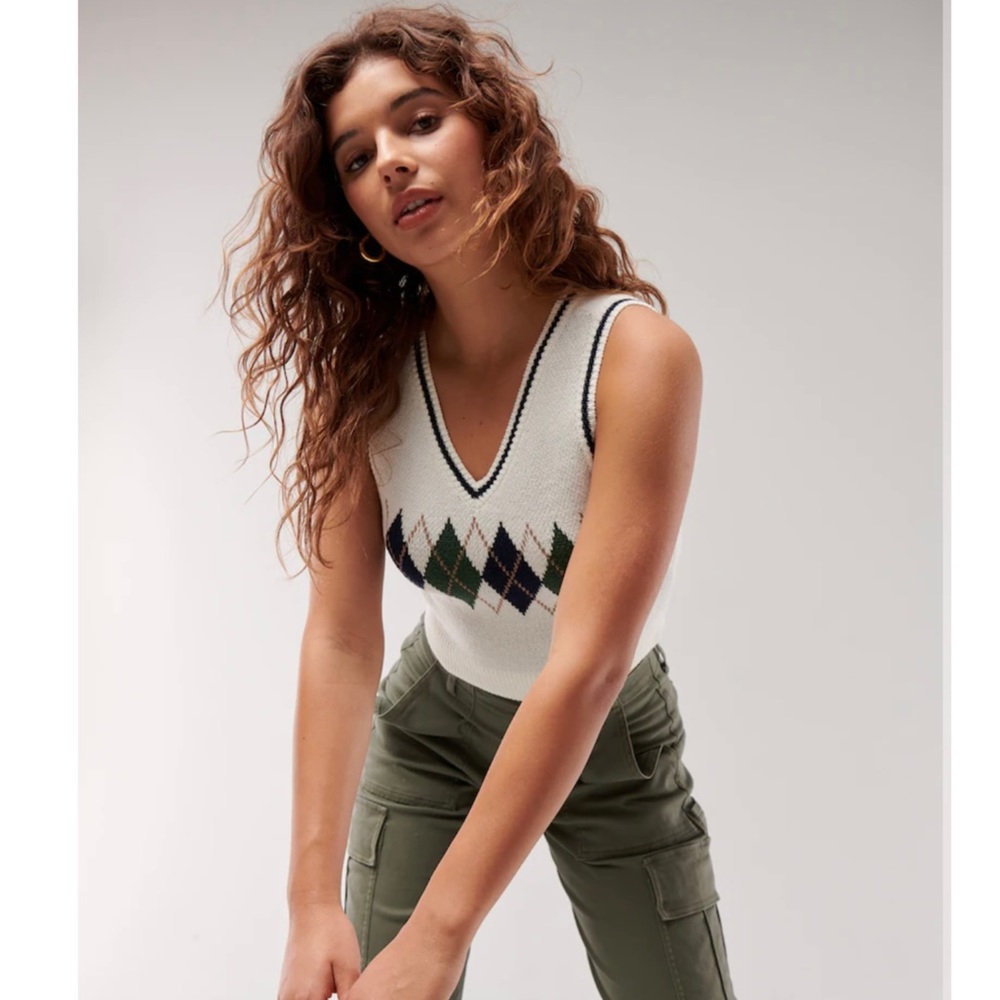 Crop Sweater Vest